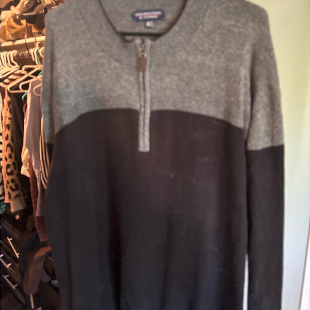 Roundtree & Yorke Gray and Black Zip Up Sweater